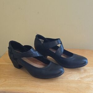 COBB HILL Heels 8.5 M